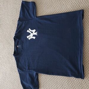 👩‍🎓2 for $15👩‍🎓Men's Majestic NY Yankees 100% Cotton Navy T Shirt Sz L
